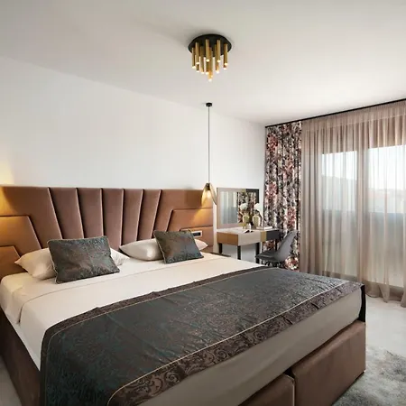 Apartment In With Sea View, Balcony, Air Conditioning, Wifi 5176-7