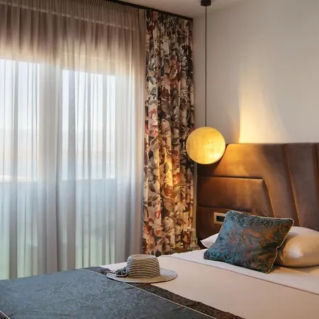 In With Sea View, Balcony, Air Conditioning, Wifi 5176-7 Apartment