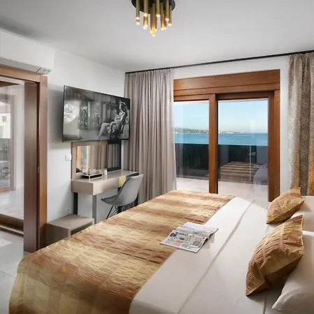 In With Sea View, Balcony, Air Conditioning, Wifi 5176-7 Apartment