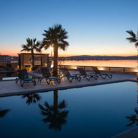 In With Sea View, Balcony, Air Conditioning, Wifi 5176-7 *