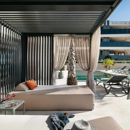 Apartment In With Sea View, Balcony, Air Conditioning, Wifi 5176-7 *