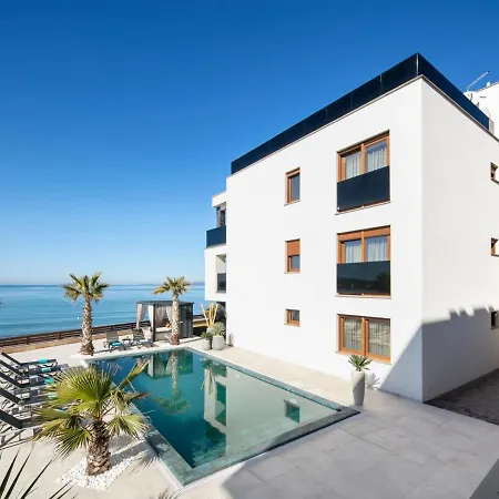 Apartment In With Sea View, Balcony, Air Conditioning, Wifi 5176-7 Vir