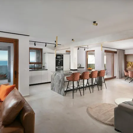 Apartment In With Sea View, Balcony, Air Conditioning, Wifi 5176-7 *