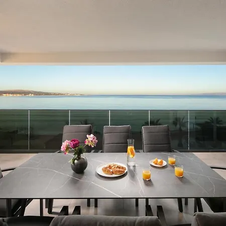 In With Sea View, Balcony, Air Conditioning, Wifi 5176-7 Apartment