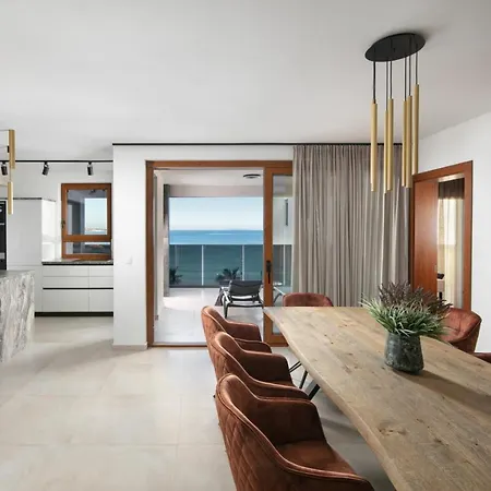 In With Sea View, Balcony, Air Conditioning, Wifi 5176-7 Apartment Vir